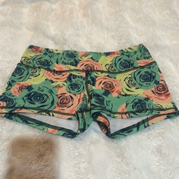 Fleo shorts - Picture 1 of 2